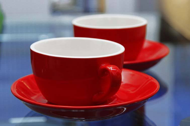two red coffee cups